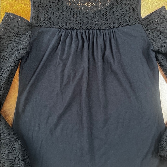 Black Cold Shoulder Blouse with Lace Sleeves - Picture 5 of 5